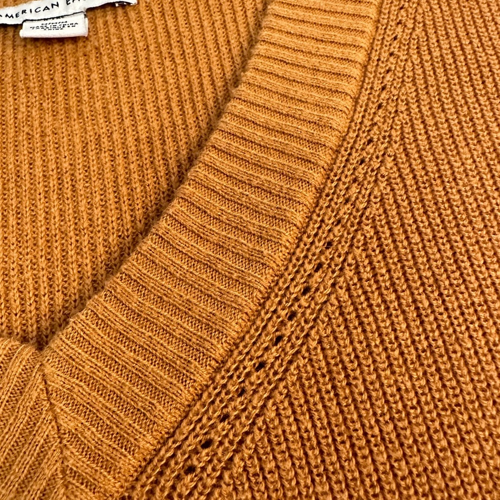 American Eagle v-neck sweater size medium - Picture 7 of 8